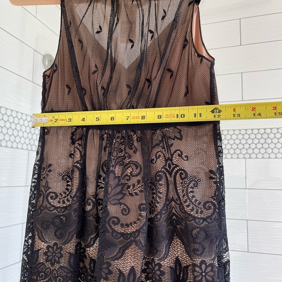 Max Studio Petite. Small. - Picture 5 of 6